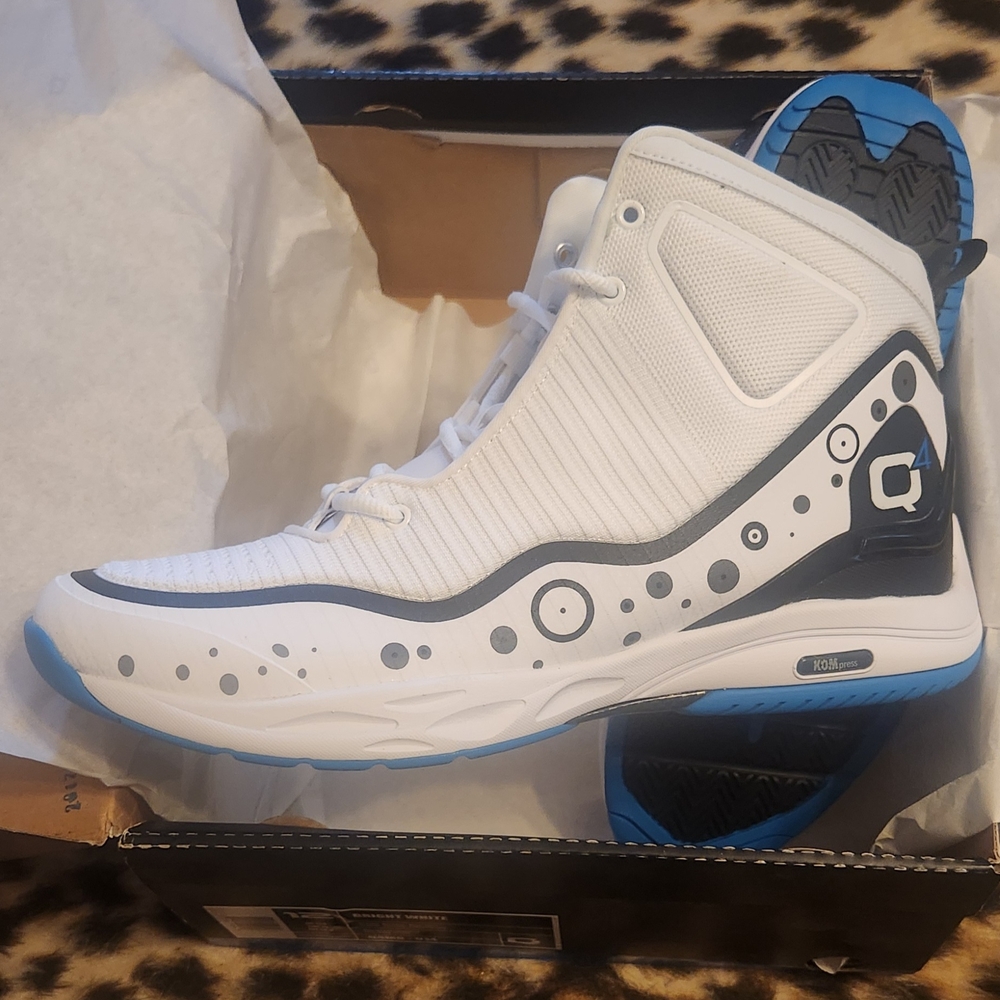 BRAND NEW Q4 Sports Men's Bright White Basketball Sneakers